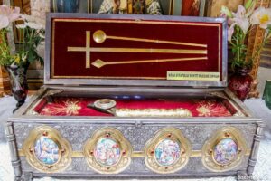 Mana Sfantului Mucenic Ciprian de la Biserica Zlătari din Bucuresti